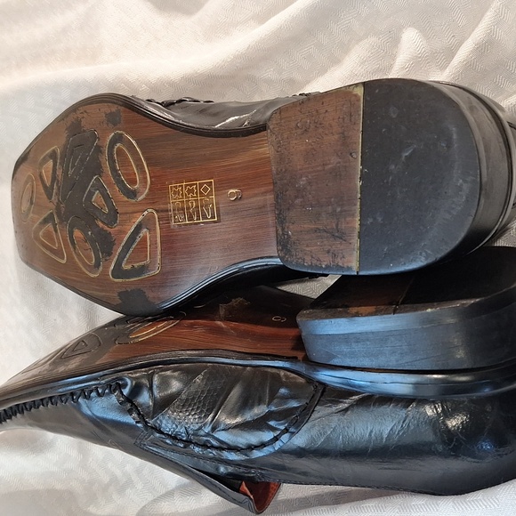 Robert Wayne Romeo Men's Black Leather Slip-On Shoes - Picture 9 of 11